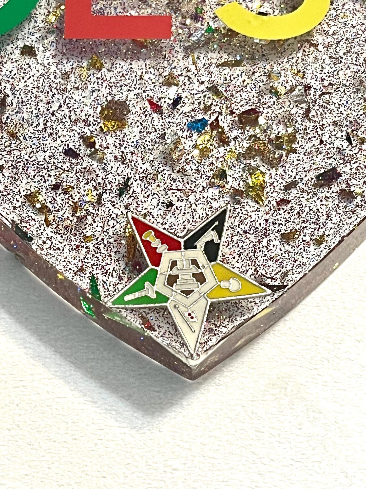 OES Heart Resin w Stand